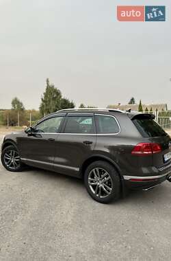 Внедорожник / Кроссовер Volkswagen Touareg 2016 в 