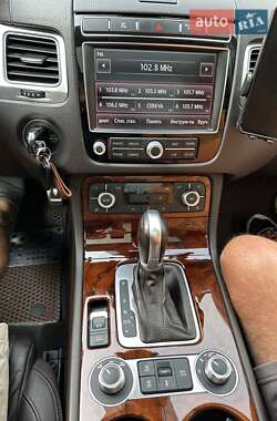 Внедорожник / Кроссовер Volkswagen Touareg 2016 в 