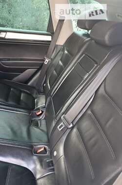 Внедорожник / Кроссовер Volkswagen Touareg 2011 в 