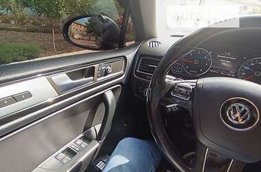Внедорожник / Кроссовер Volkswagen Touareg 2011 в 