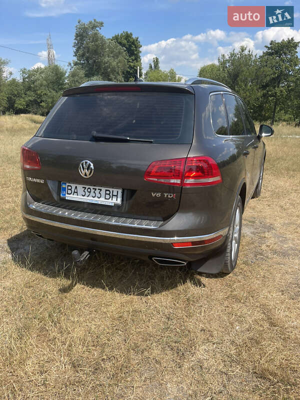 Позашляховик / Кросовер Volkswagen Touareg 2017 в Кропивницькому