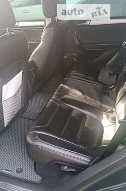 Внедорожник / Кроссовер Volkswagen Touareg 2011 в 