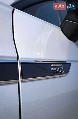 Внедорожник / Кроссовер Volkswagen Touareg 2021 в 