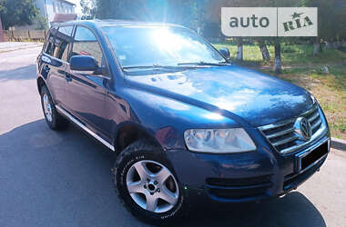 Позашляховик / Кросовер Volkswagen Touareg 2004 в Зарічному