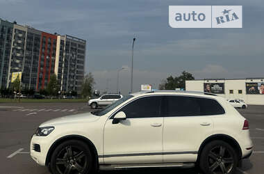 Позашляховик / Кросовер Volkswagen Touareg 2011 в Києві