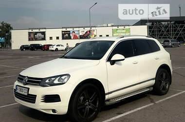 Внедорожник / Кроссовер Volkswagen Touareg 2011 в Киеве