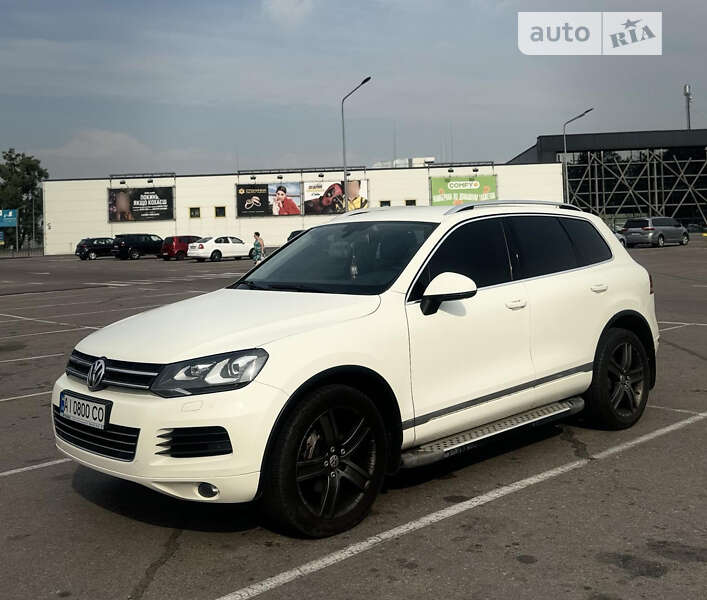 Позашляховик / Кросовер Volkswagen Touareg 2011 в Києві