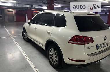 Позашляховик / Кросовер Volkswagen Touareg 2011 в Дніпрі