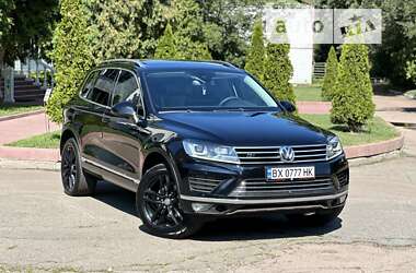 Внедорожник / Кроссовер Volkswagen Touareg 2014 в Киеве