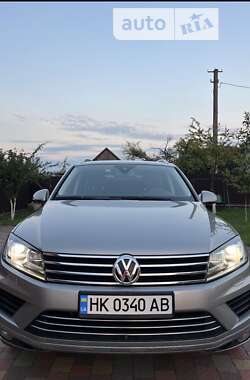 Внедорожник / Кроссовер Volkswagen Touareg 2014 в Вараше