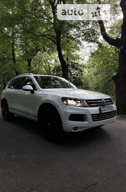 Внедорожник / Кроссовер Volkswagen Touareg 2013 в Черкассах