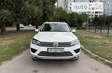 Позашляховик / Кросовер Volkswagen Touareg 2016 в Запоріжжі