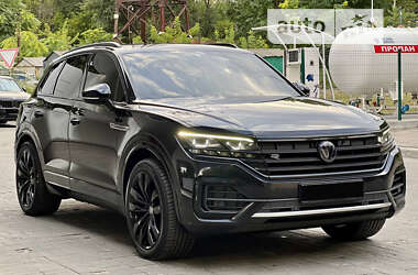 Позашляховик / Кросовер Volkswagen Touareg 2018 в Дніпрі