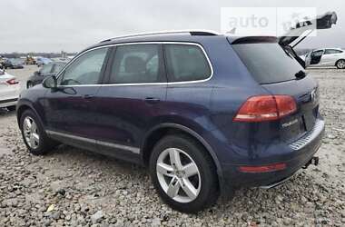 Внедорожник / Кроссовер Volkswagen Touareg 2011 в Черновцах