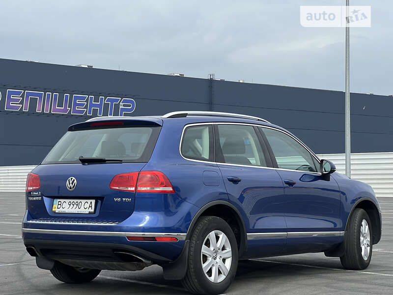 Позашляховик / Кросовер Volkswagen Touareg 2015 в Львові