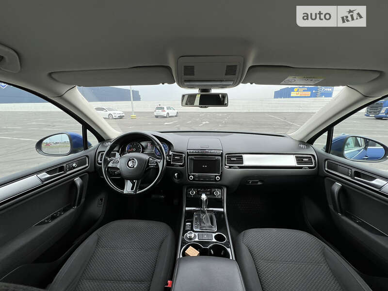 Позашляховик / Кросовер Volkswagen Touareg 2015 в Львові
