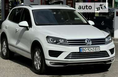 Позашляховик / Кросовер Volkswagen Touareg 2015 в Одесі