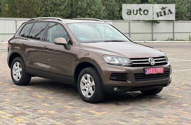 Позашляховик / Кросовер Volkswagen Touareg 2011 в Луцьку