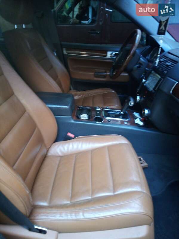 Позашляховик / Кросовер Volkswagen Touareg 2004 в Дніпрі