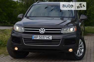 Внедорожник / Кроссовер Volkswagen Touareg 2012 в Харькове