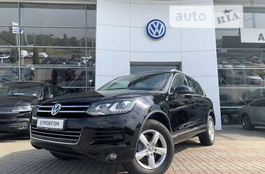 Внедорожник / Кроссовер Volkswagen Touareg 2013 в Львове