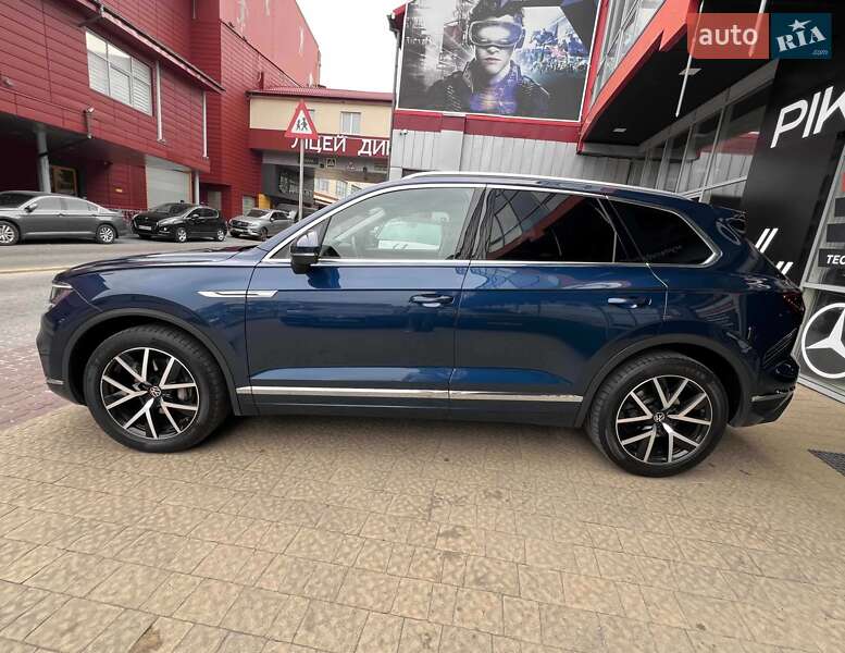 Позашляховик / Кросовер Volkswagen Touareg 2020 в Львові