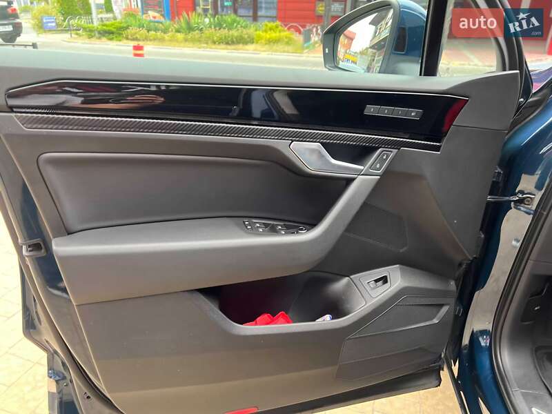 Позашляховик / Кросовер Volkswagen Touareg 2020 в Львові
