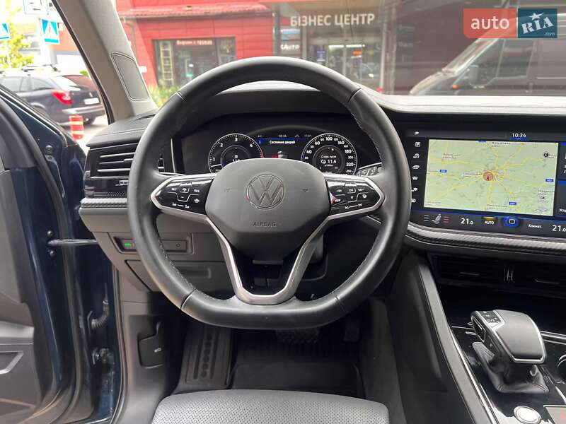 Позашляховик / Кросовер Volkswagen Touareg 2020 в Львові