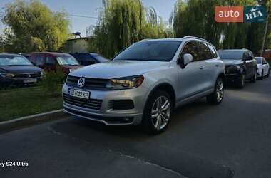 Внедорожник / Кроссовер Volkswagen Touareg 2011 в 