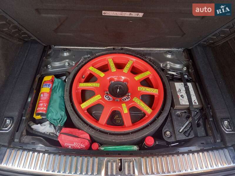 Внедорожник / Кроссовер Volkswagen Touareg 2012 в Тернополе