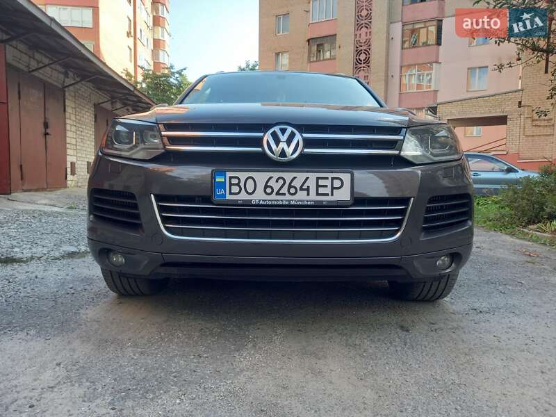 Внедорожник / Кроссовер Volkswagen Touareg 2012 в Тернополе