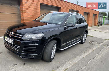 Внедорожник / Кроссовер Volkswagen Touareg 2012 в 