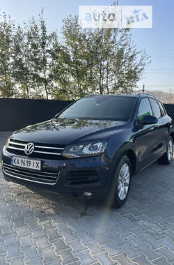 Внедорожник / Кроссовер Volkswagen Touareg 2012 в Киеве