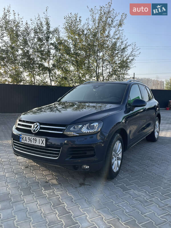 Внедорожник / Кроссовер Volkswagen Touareg 2012 в 