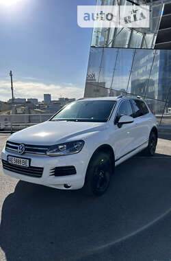 Внедорожник / Кроссовер Volkswagen Touareg 2012 в Днепре