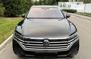 Внедорожник / Кроссовер Volkswagen Touareg 2021 в Киеве