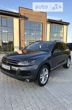 Внедорожник / Кроссовер Volkswagen Touareg 2013 в Тернополе