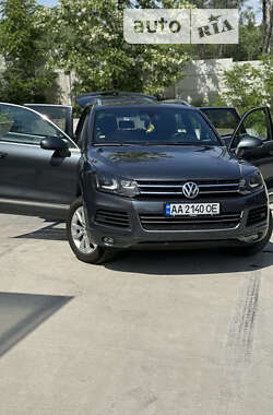 Внедорожник / Кроссовер Volkswagen Touareg 2013 в Мукачево