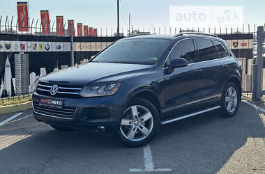 Позашляховик / Кросовер Volkswagen Touareg 2011 в Києві