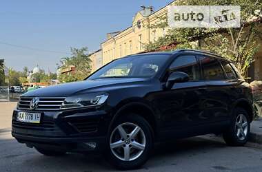 Внедорожник / Кроссовер Volkswagen Touareg 2015 в Львове