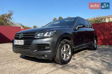 Внедорожник / Кроссовер Volkswagen Touareg 2011 в Сарнах