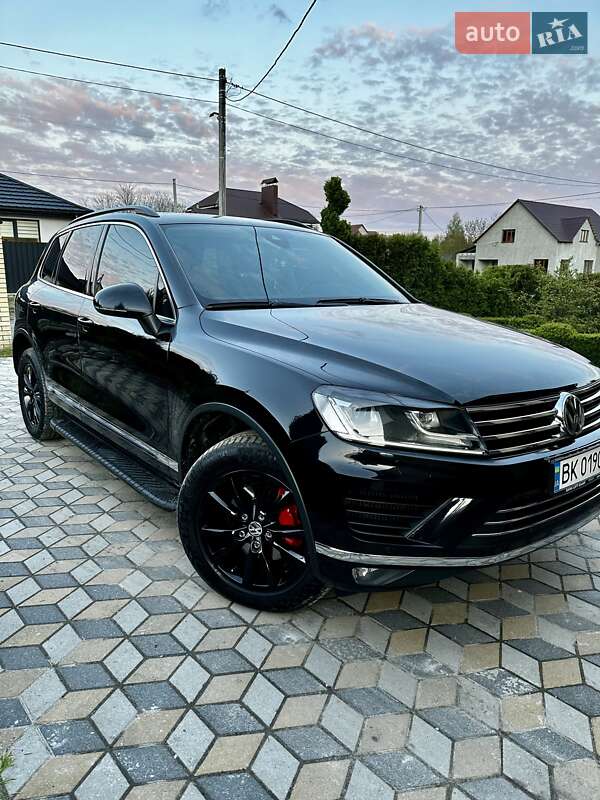 Внедорожник / Кроссовер Volkswagen Touareg 2016 в 