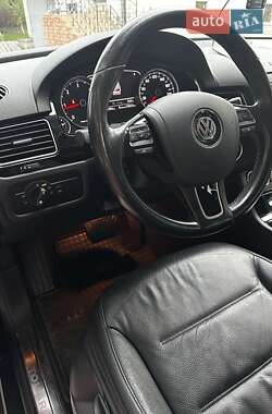 Внедорожник / Кроссовер Volkswagen Touareg 2016 в 