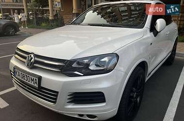 Внедорожник / Кроссовер Volkswagen Touareg 2013 в 