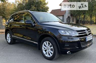 Внедорожник / Кроссовер Volkswagen Touareg 2012 в Киеве