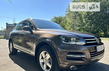 Внедорожник / Кроссовер Volkswagen Touareg 2012 в Львове