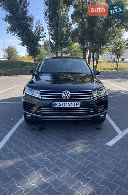 Внедорожник / Кроссовер Volkswagen Touareg 2017 в Киеве