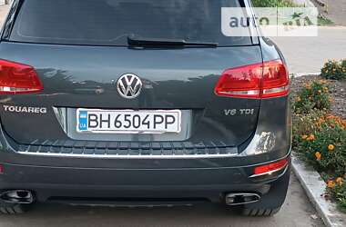 Внедорожник / Кроссовер Volkswagen Touareg 2011 в 