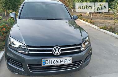 Внедорожник / Кроссовер Volkswagen Touareg 2011 в 