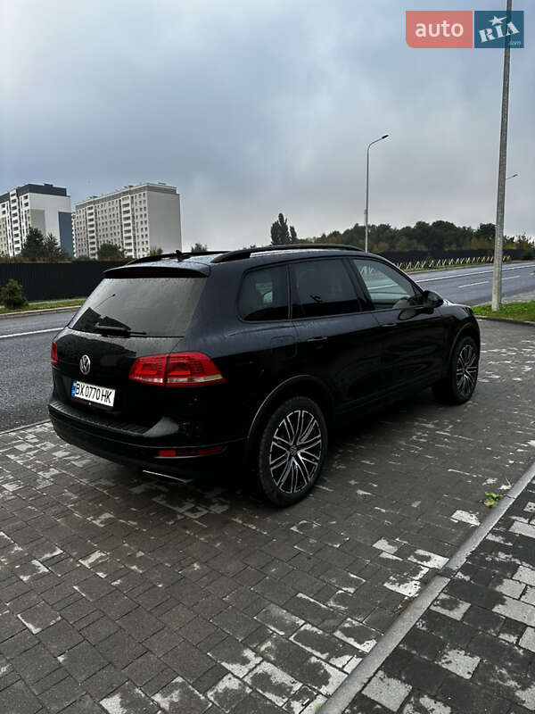 Позашляховик / Кросовер Volkswagen Touareg 2014 в Хмельницькому